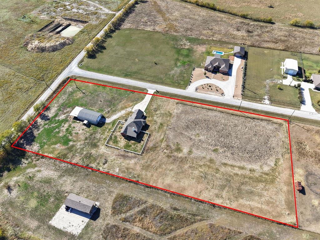 319 Hawk Ridge Decatur, TX 76234 - Photo 2 of 38 a view of a wooden floor