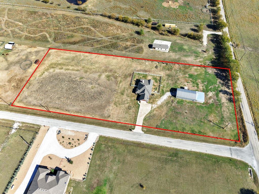 319 Hawk Ridge Decatur, TX 76234 - Photo 32 of 38 a view of a swimming pool