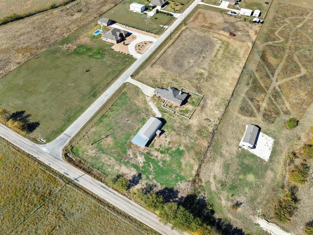 319 Hawk Ridge Decatur, TX 76234 - Photo 34 of 38 a view of roof