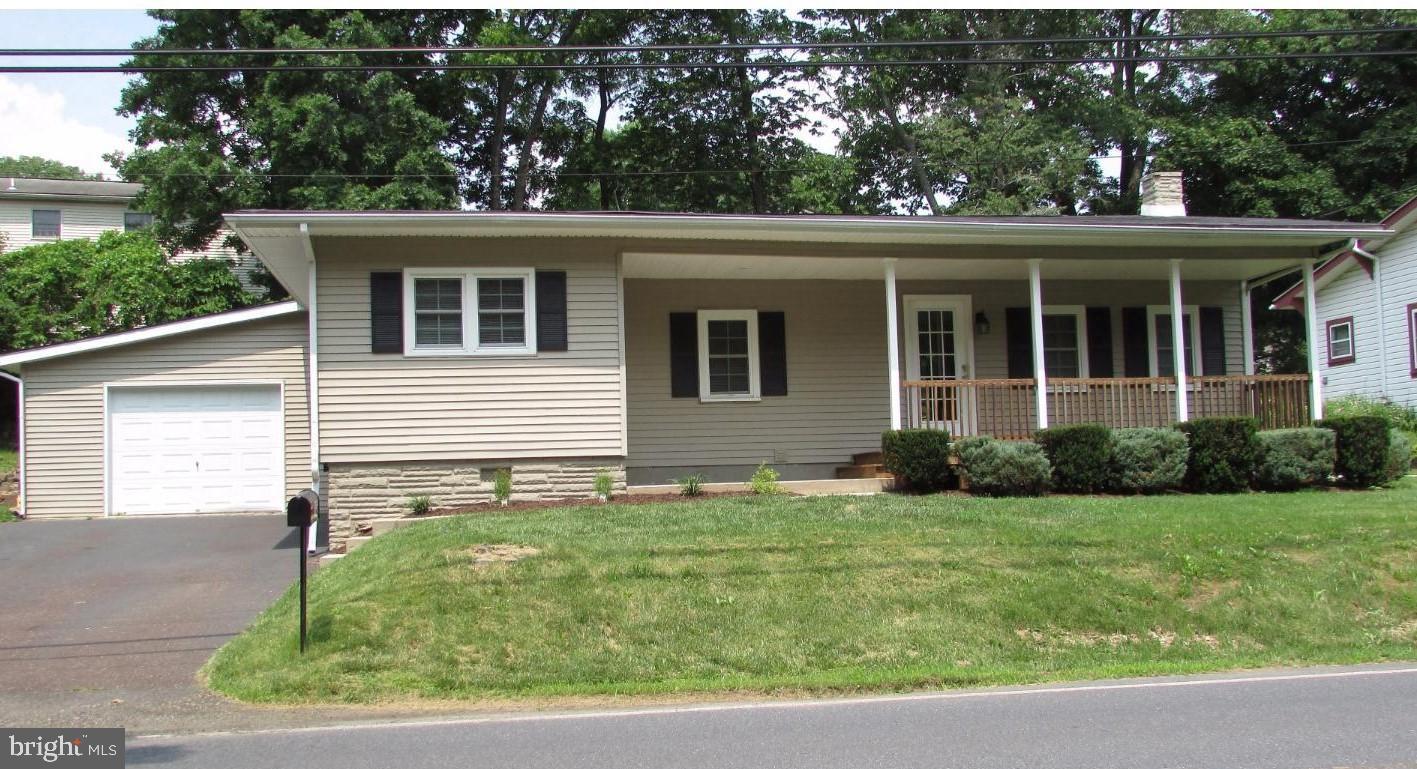 205 Main Street Spring Mount, PA 19473 - Photo 24 of 25 Front View - Roomy Rancher with Garage