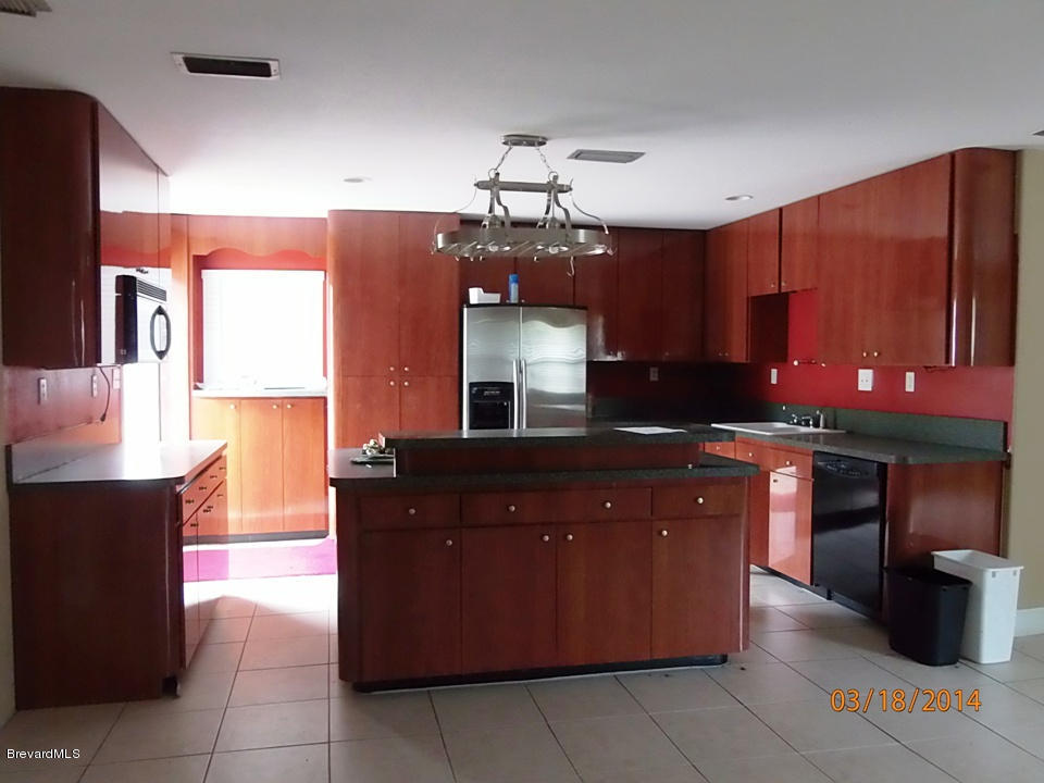 3915 Grant Line Road Mims, FL 32754 - Photo 13 of 17 Kitchen v1