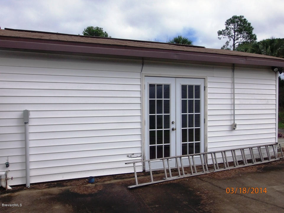 3915 Grant Line Road Mims, FL 32754 - Photo 4 of 17 Back of House v1