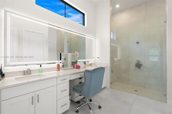 a bathroom with a tub