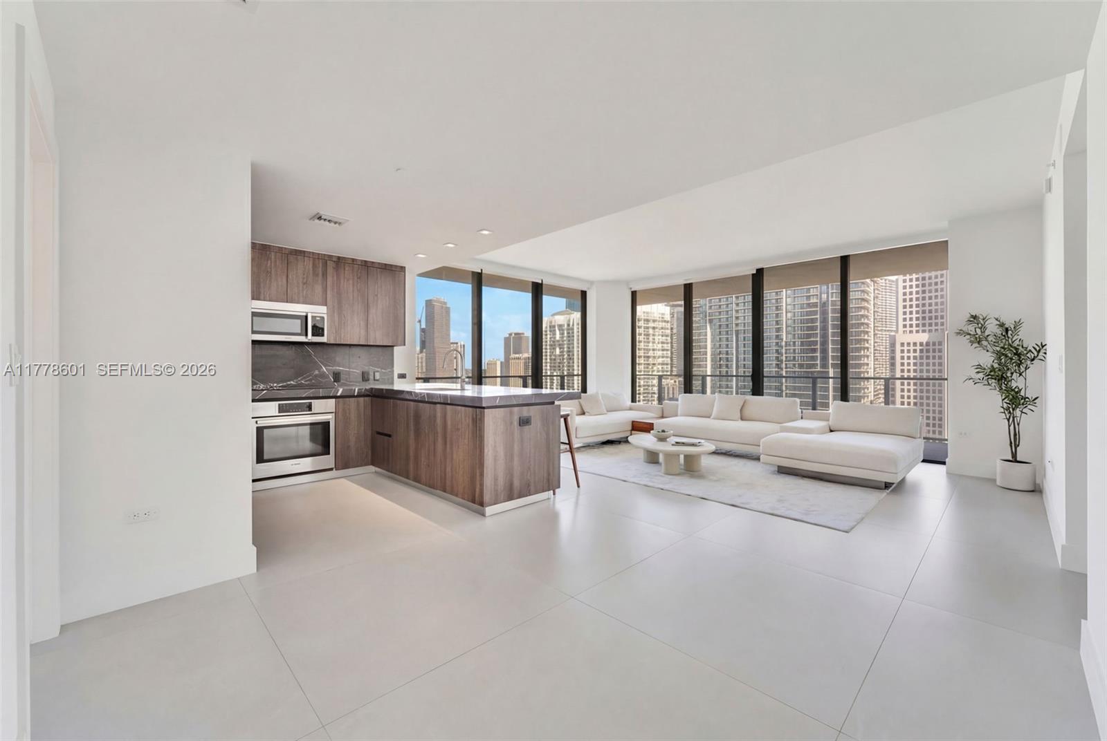 88 Southwest 7th Street, Unit 2411 Miami, FL 33130 - Photo 5 of 31 Photo 5