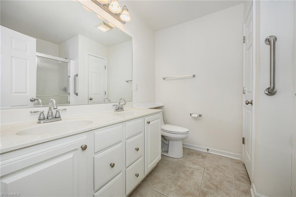 111 Castleton Drive Thomasville, NC 27360 - Photo 15 of 22 Primary bath with walkin shower