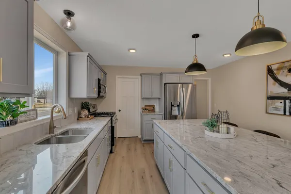 $529,900 | 31014 Goldfinch Lane, Rockville, MN 56301