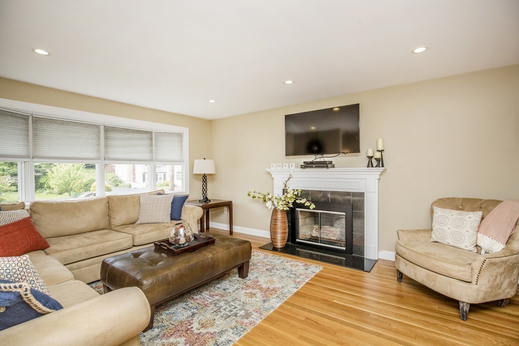 9 Town Line Road Burlington, MA 01803 - Photo 11 of 30