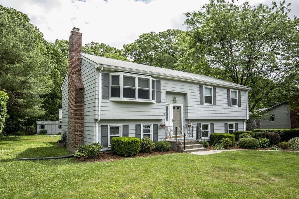 9 Town Line Road Burlington, MA 01803 - Photo 2 of 30
