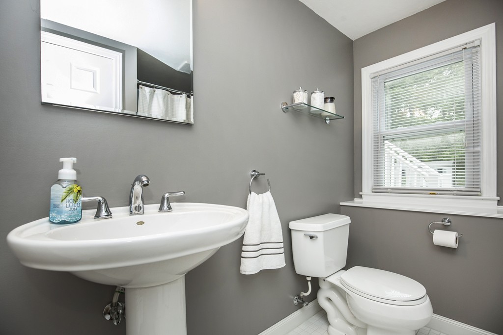 9 Town Line Road Burlington, MA 01803 - Photo 25 of 30