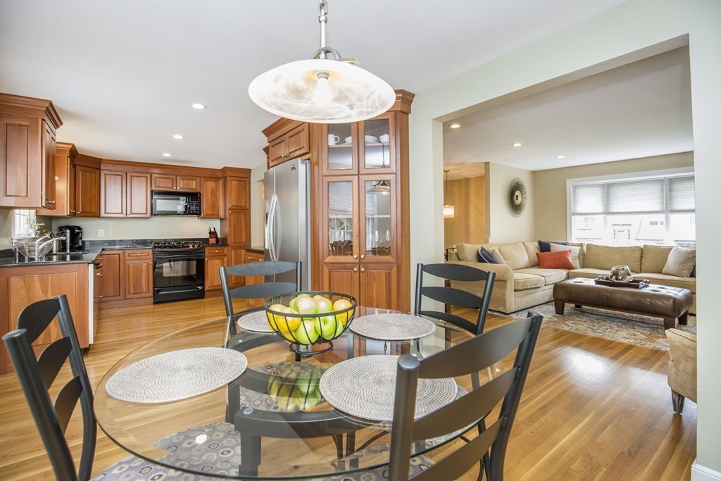 9 Town Line Road Burlington, MA 01803 - Photo 5 of 30