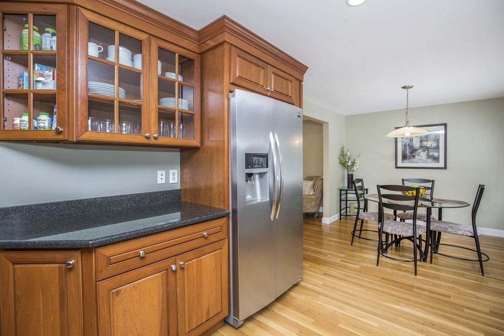 9 Town Line Road Burlington, MA 01803 - Photo 6 of 30