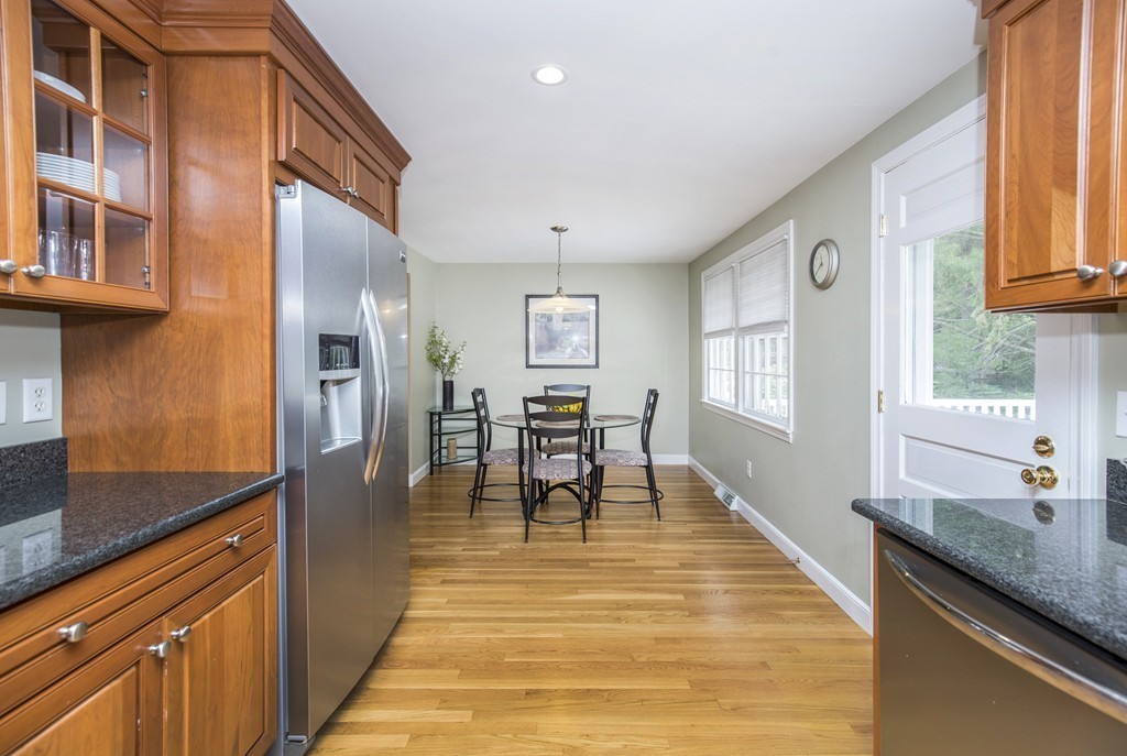 9 Town Line Road Burlington, MA 01803 - Photo 7 of 30