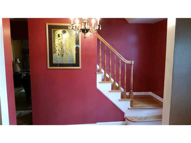 8260 Post Road Allison Park, PA 15101 - Photo 2 of 19 Entry/Foyer.