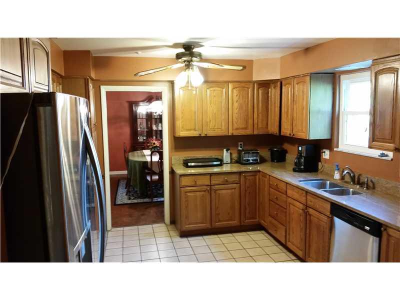 8260 Post Road Allison Park, PA 15101 - Photo 4 of 19 Kitchen.