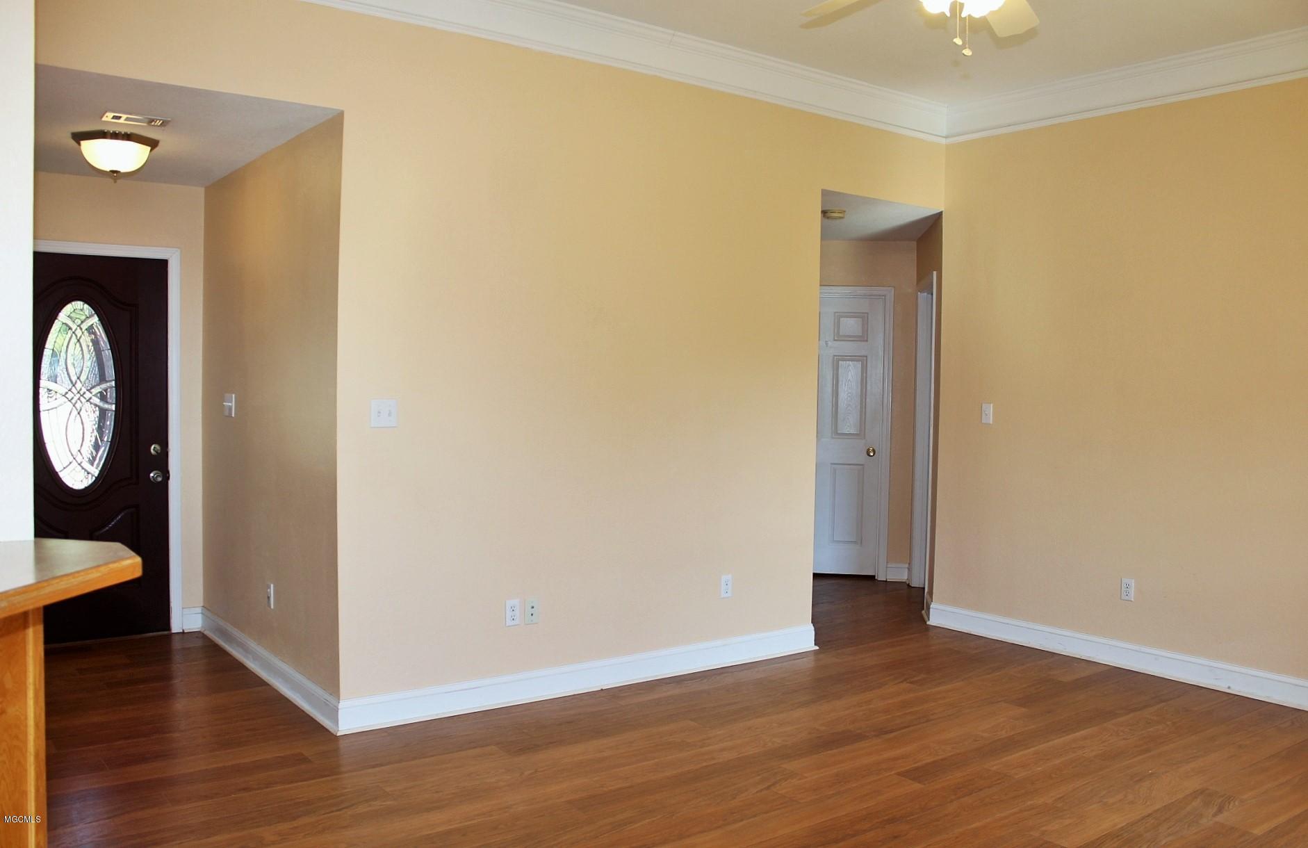 17928 Rayford Shumock Road Moss Point, MS 39562 - Photo 3 of 33 3-Living Room