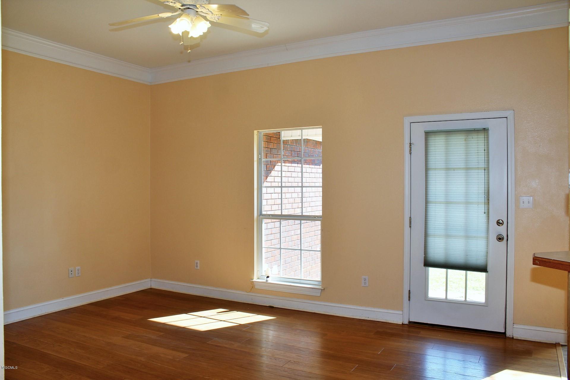 17928 Rayford Shumock Road Moss Point, MS 39562 - Photo 5 of 33 5-Living Room