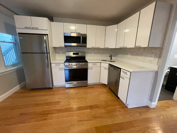 $4,800 | 124 Berkshire Street, Unit 4, Cambridge, MA 02141