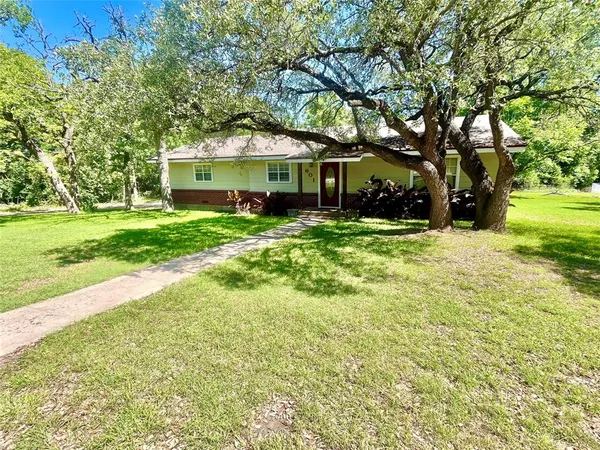 $239,000 | 601 Navajo Trail, Hamilton, TX 76531