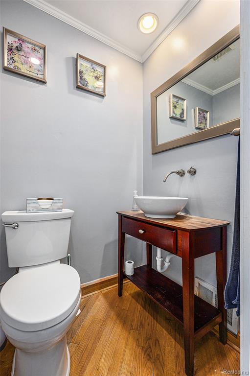 20740 Marter Road Grosse Pointe Woods, MI 48236 - Photo 10 of 37