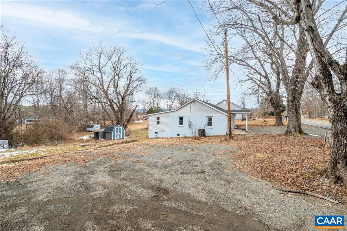 662 Celt Road Stanardsville, VA 22973 - Photo 3 of 22 a view of large house with a outdoor space