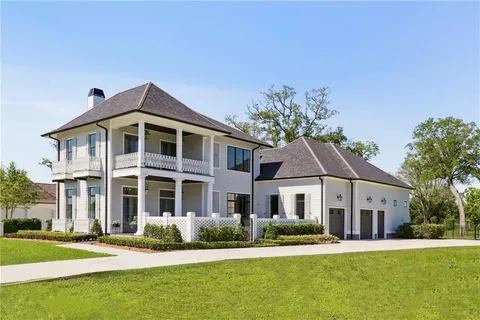$989,000 | 215 Cypress Crossing Drive, Belle Chasse, LA 70037