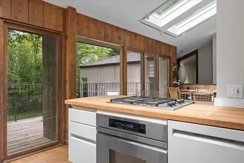 $1,695,000 | 550 South Green Bay Road, Lake Forest, IL 60045