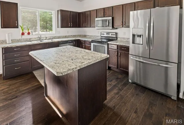 $323,000 | 1909 Plantation Lane, Belleville, IL 62220