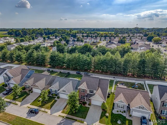 $323,000 | 1909 Plantation Lane, Belleville, IL 62220