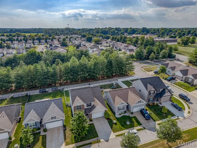 $323,000 | 1909 Plantation Lane, Belleville, IL 62220