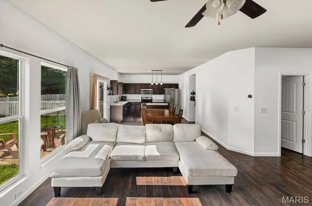 $323,000 | 1909 Plantation Lane, Belleville, IL 62220