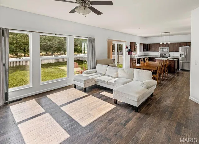 $323,000 | 1909 Plantation Lane, Belleville, IL 62220