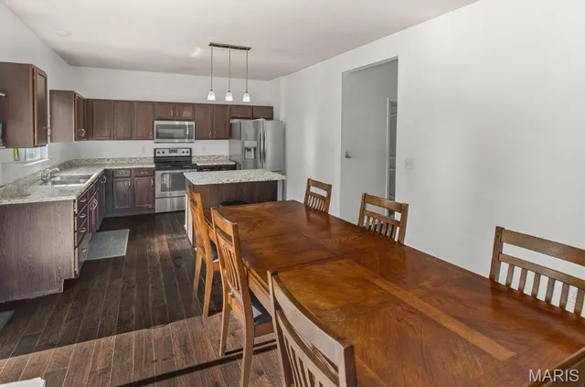 $323,000 | 1909 Plantation Lane, Belleville, IL 62220