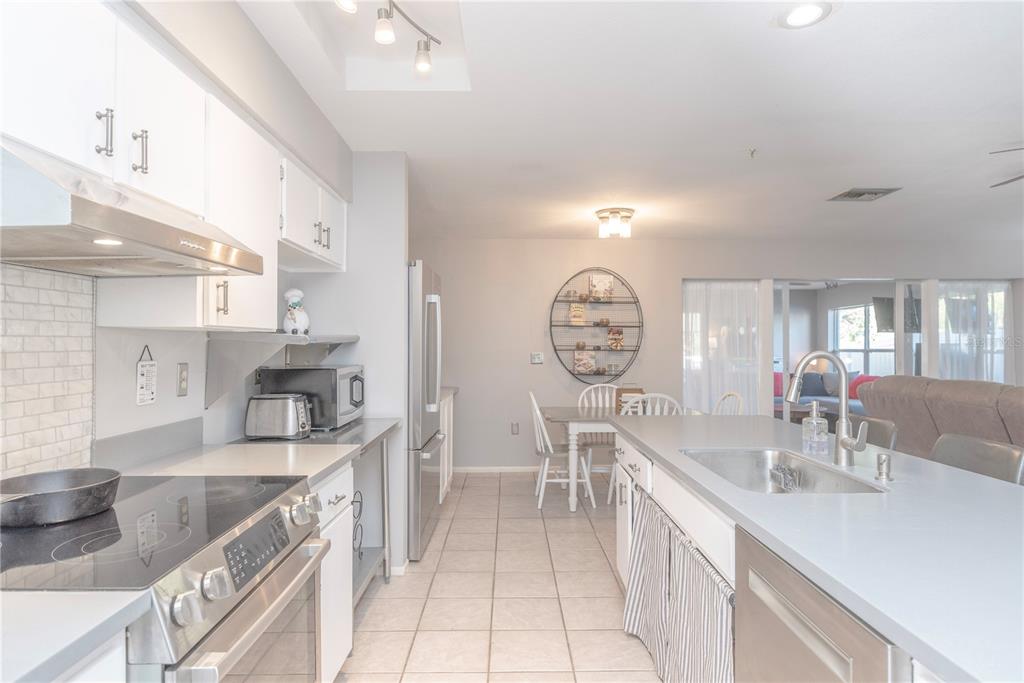 2320 Citrus Hill Road Palm Harbor, FL 34683 - Photo 8 of 35