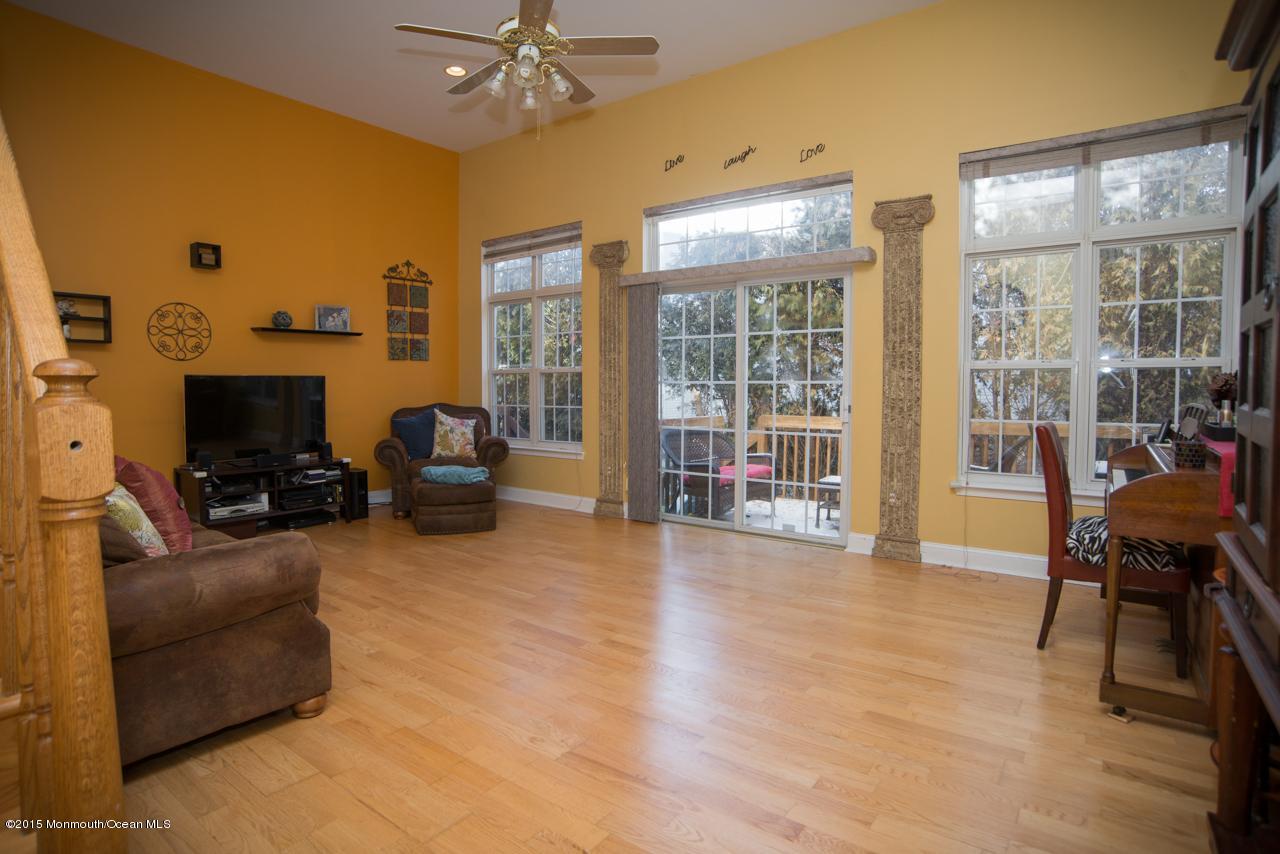 139 3rd Street, Unit 3 Keyport, NJ 07735 - Photo 4 of 16 Living room