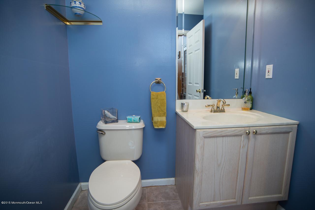 139 3rd Street, Unit 3 Keyport, NJ 07735 - Photo 8 of 16 half bath