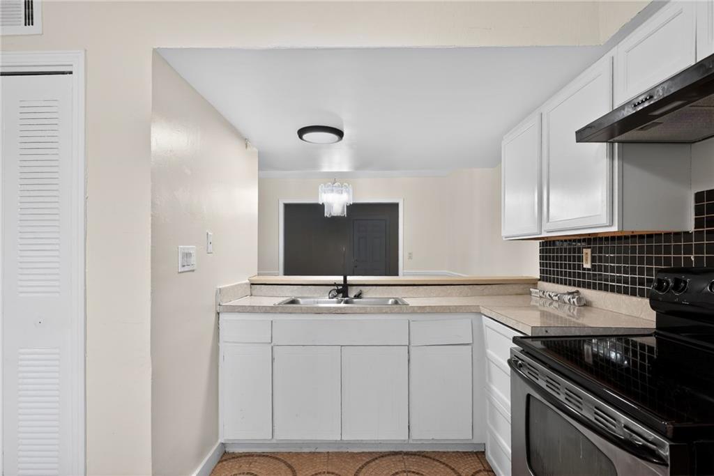 6071 Regent Manor Lithonia, GA 30058 - Photo 4 of 20