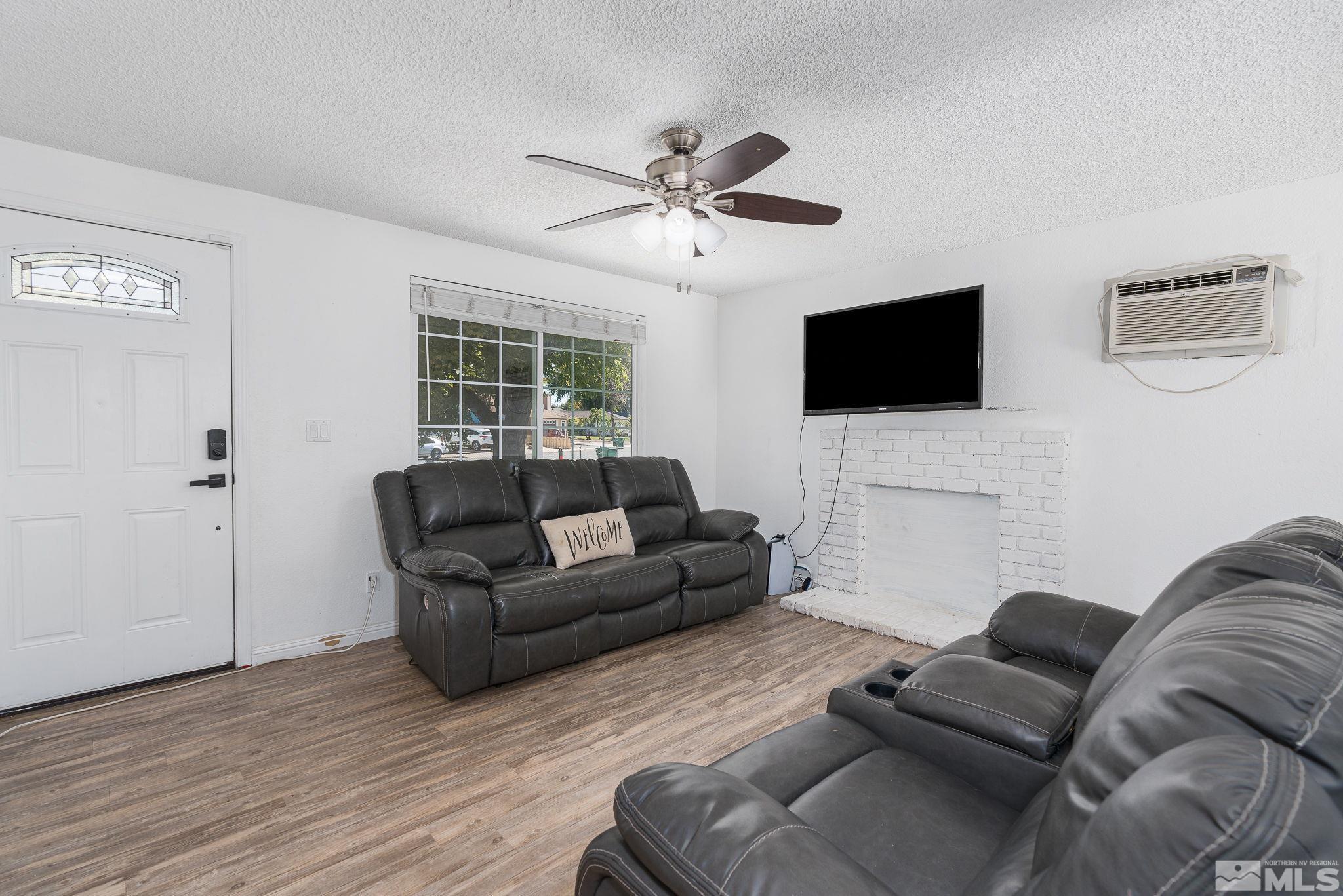14065 Kernite Street Reno, NV 89506 - Photo 4 of 17 Photo 4