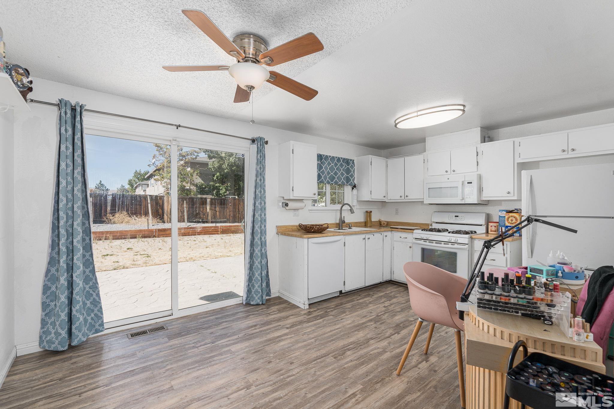 14065 Kernite Street Reno, NV 89506 - Photo 5 of 17 Photo 5