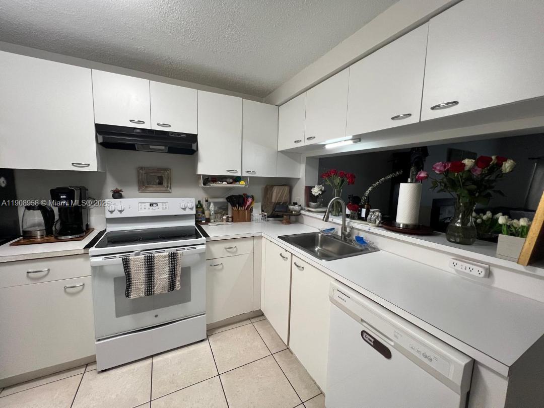 3183 Southwest 50th Street, Unit 3183 Dania Beach, FL 33312 - Photo 2 of 9