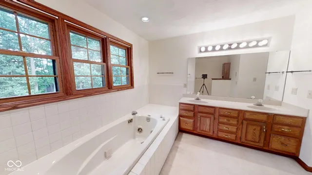 $519,000 | 80 Hillcrest Estates Drive, Batesville, IN 47006