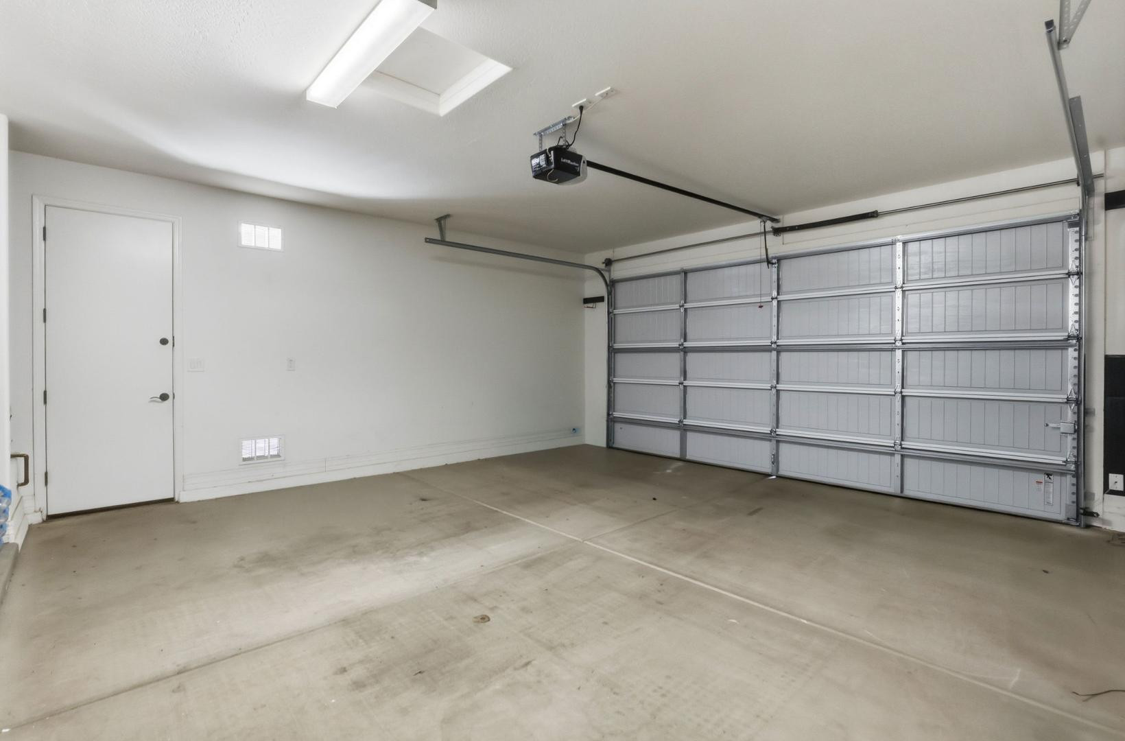 20437 East Estrella Road Queen Creek, AZ 85142 - Photo 17 of 33 a view of a garage