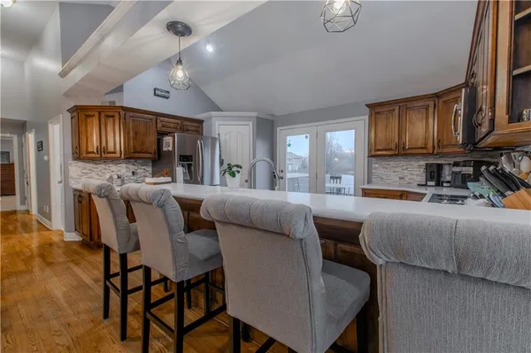 $530,000 | 2707 Southwest Arthur Drive, Lee's Summit, MO 64082