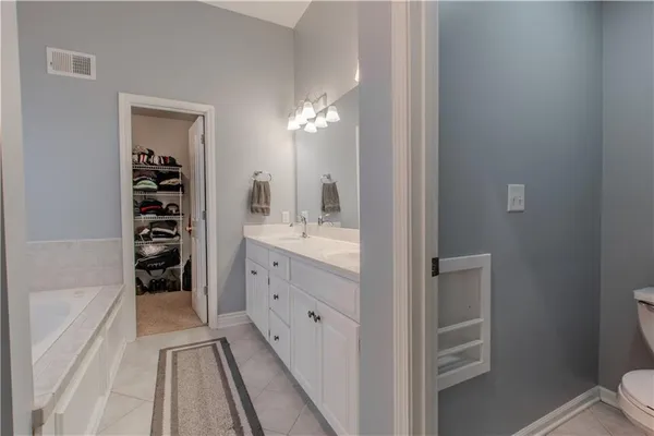 $530,000 | 2707 Southwest Arthur Drive, Lee's Summit, MO 64082