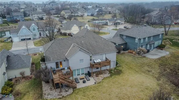 $530,000 | 2707 Southwest Arthur Drive, Lee's Summit, MO 64082