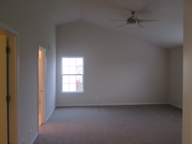 212 Thrush Circle Lindenhurst, IL 60046 - Photo 6 of 10