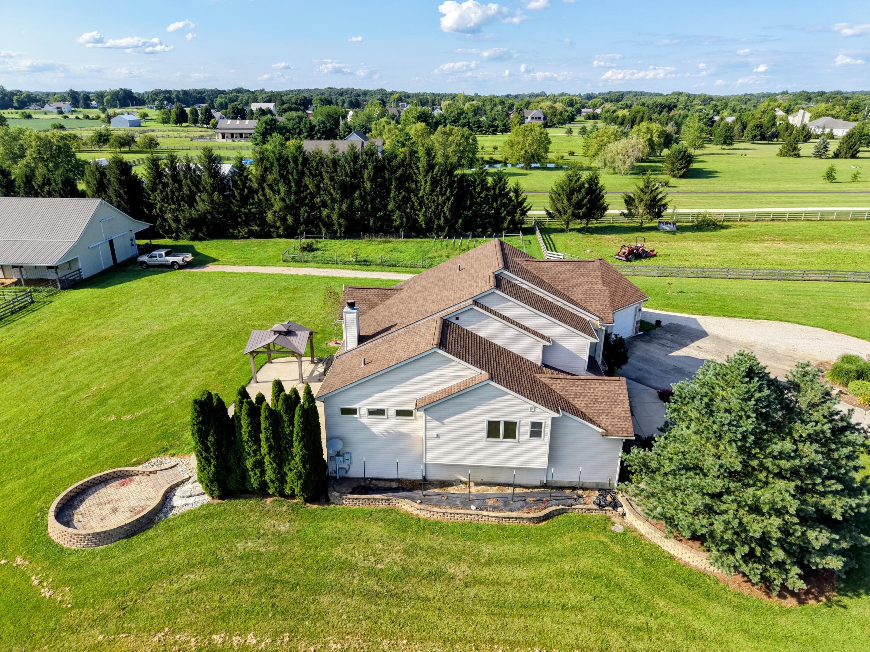 2313 Horseshoe Road Delaware, OH 43015 - Photo 13 of 75 dji_fly_20260729_175348_0305_17853636787
