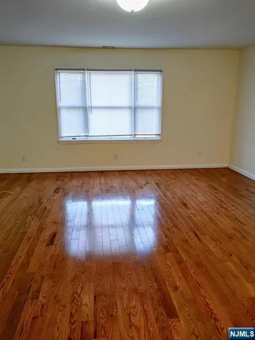 $3,100 | 70 Willow Street, Unit 2, Bloomfield, NJ 07003