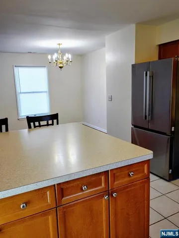 $3,100 | 70 Willow Street, Unit 2, Bloomfield, NJ 07003