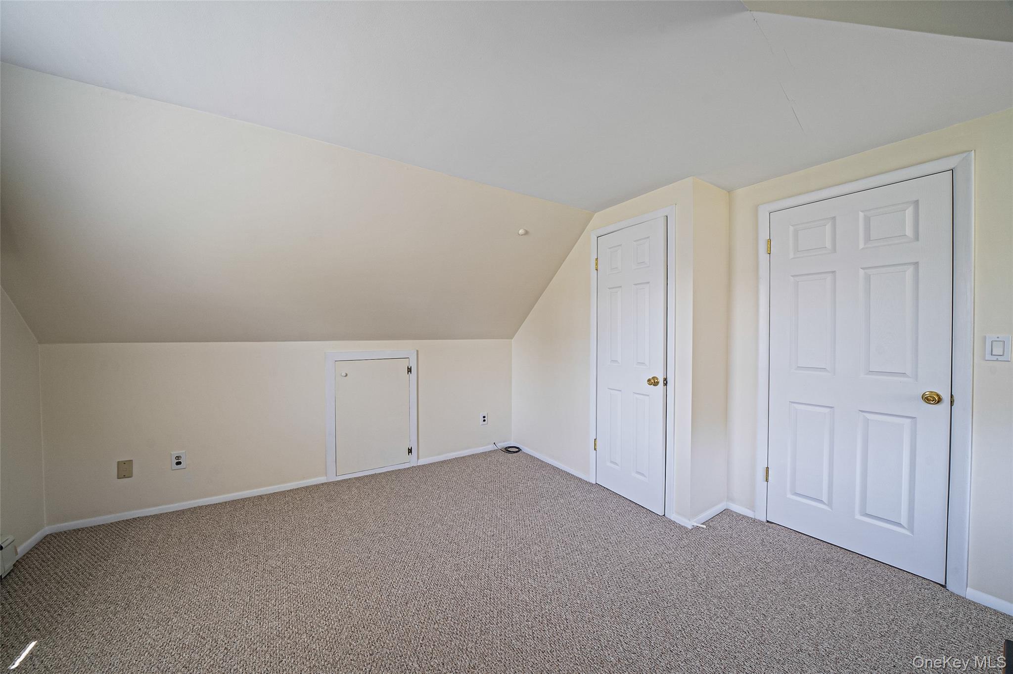 376 South Country Road East Patchogue, NY 11772 - Photo 29 of 36