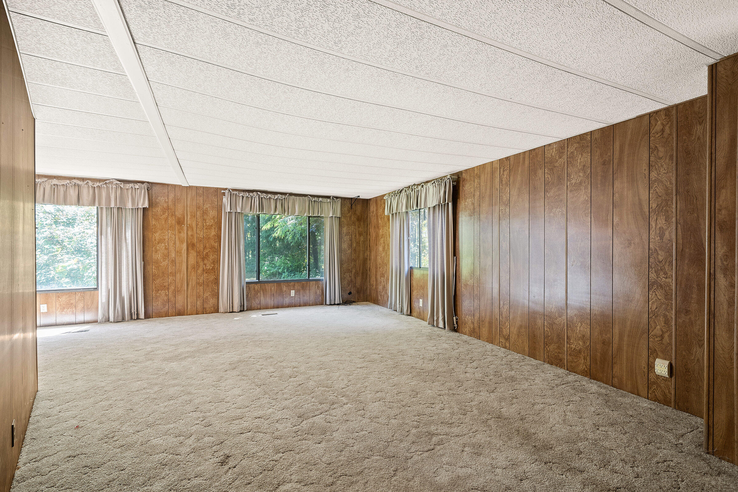 36655 North Highway 101 Nehalem, OR 97131 - Photo 10 of 29 26655 Hwy 101 Manzanita Living Room